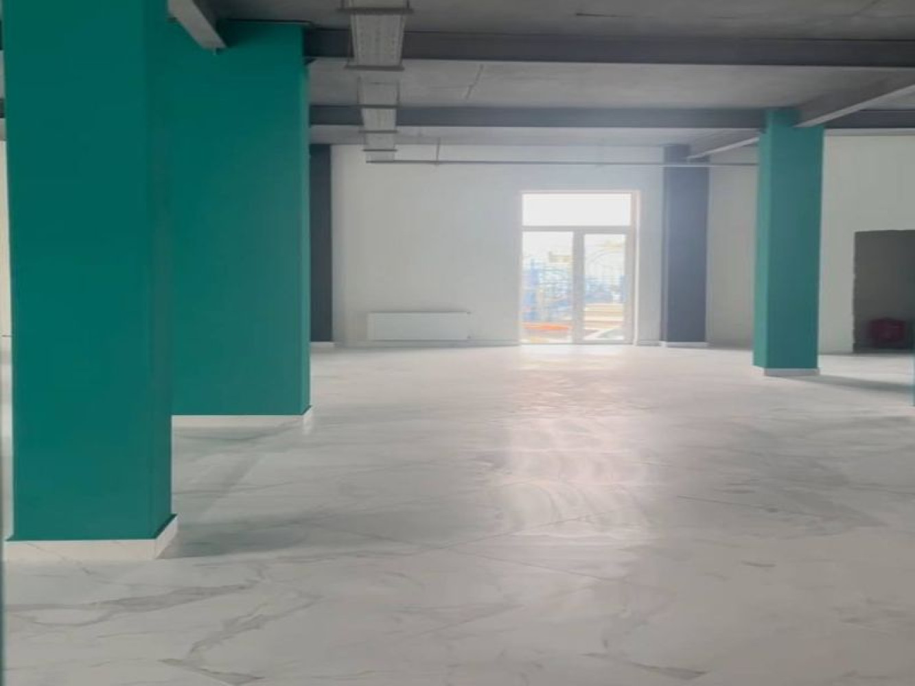 Коммерческая недвижимость на ул. Небесной Сотни проспект, 307 м², 307 000$ — FAKTOR