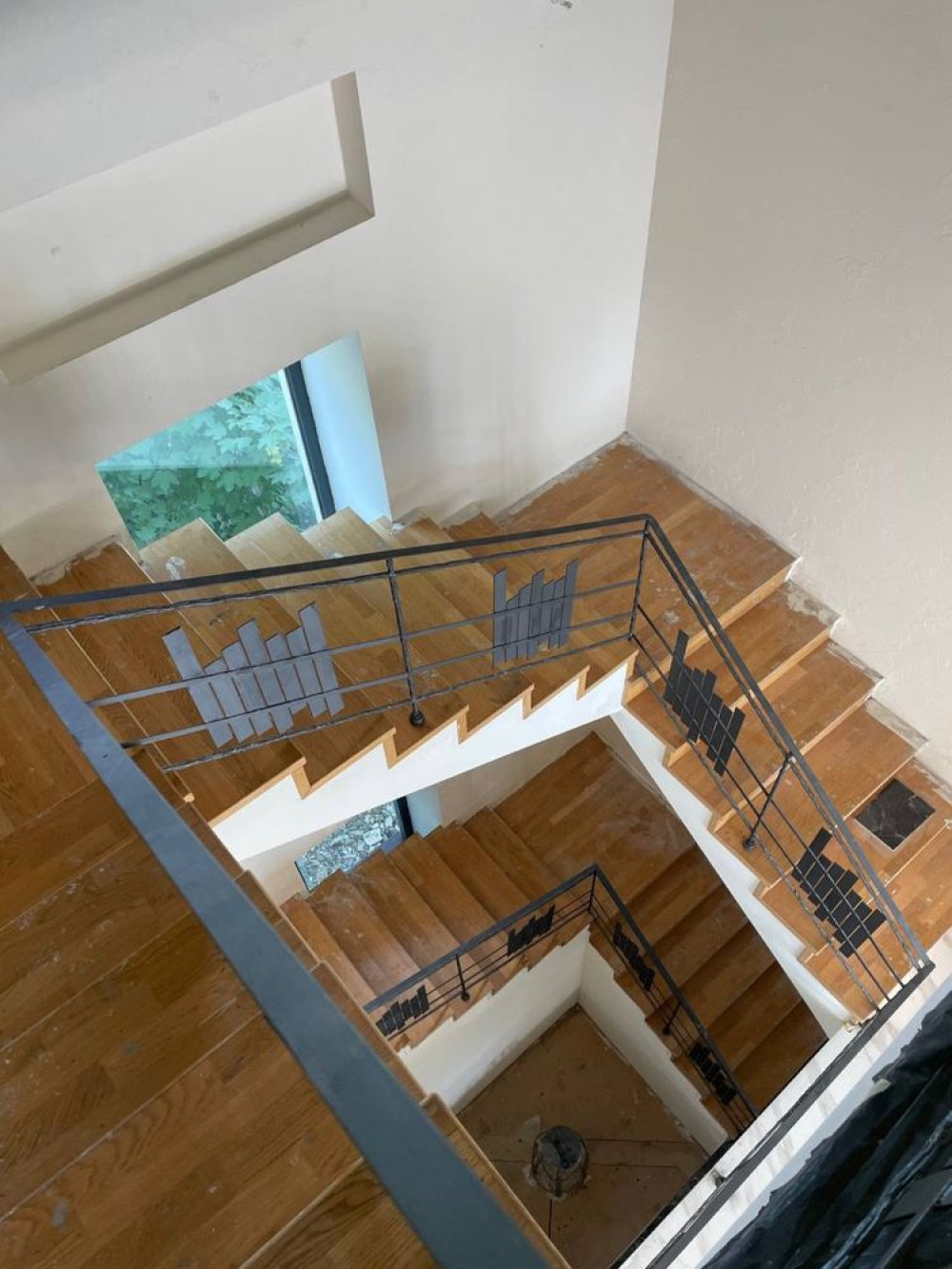 Дом на ул. Средняя, 625 м², 540 000$ — FAKTOR