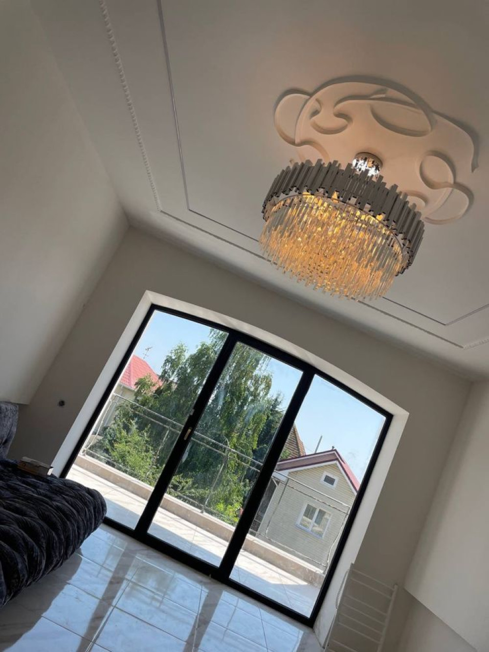Дом на ул. Средняя, 625 м², 540 000$ — FAKTOR