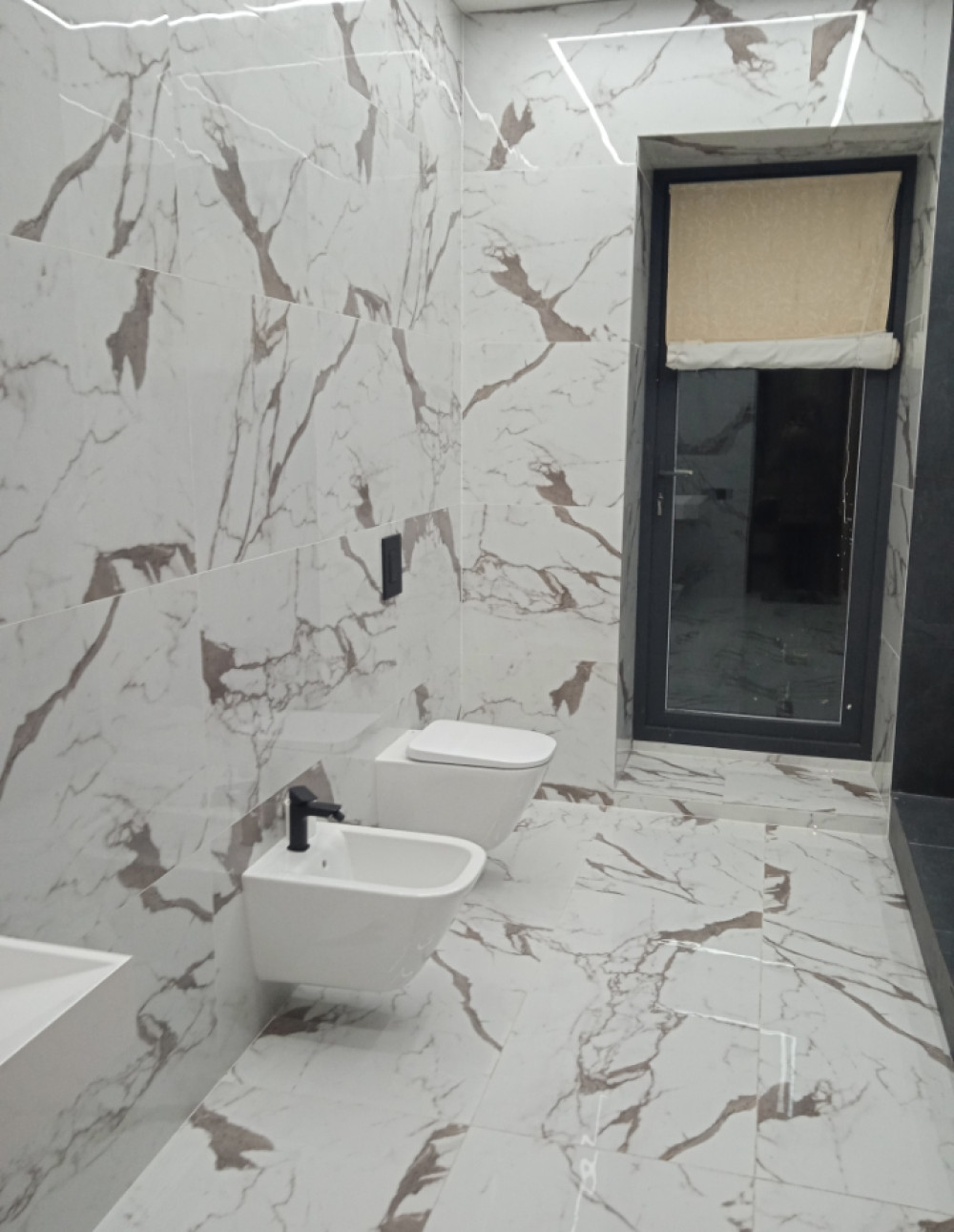 Дом на ул. Средняя, 625 м², 540 000$ — FAKTOR
