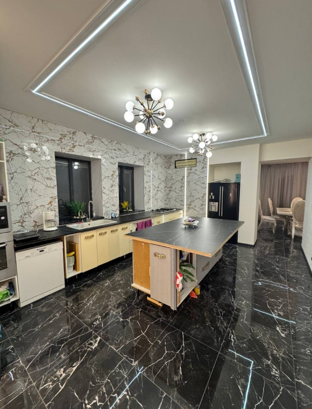 Дом на ул. Средняя, 625 м², 540 000$ — FAKTOR