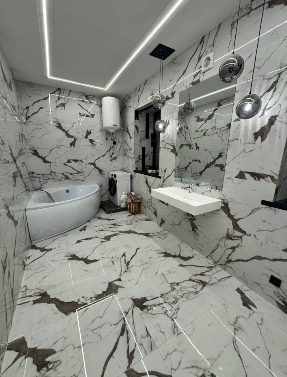 Дом на ул. Средняя, 625 м², 540 000$ — FAKTOR