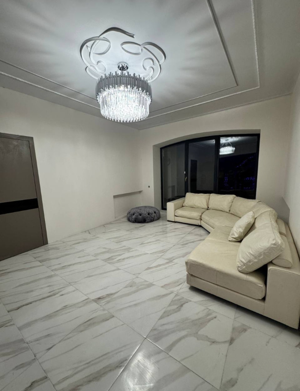 Дом на ул. Средняя, 625 м², 540 000$ — FAKTOR