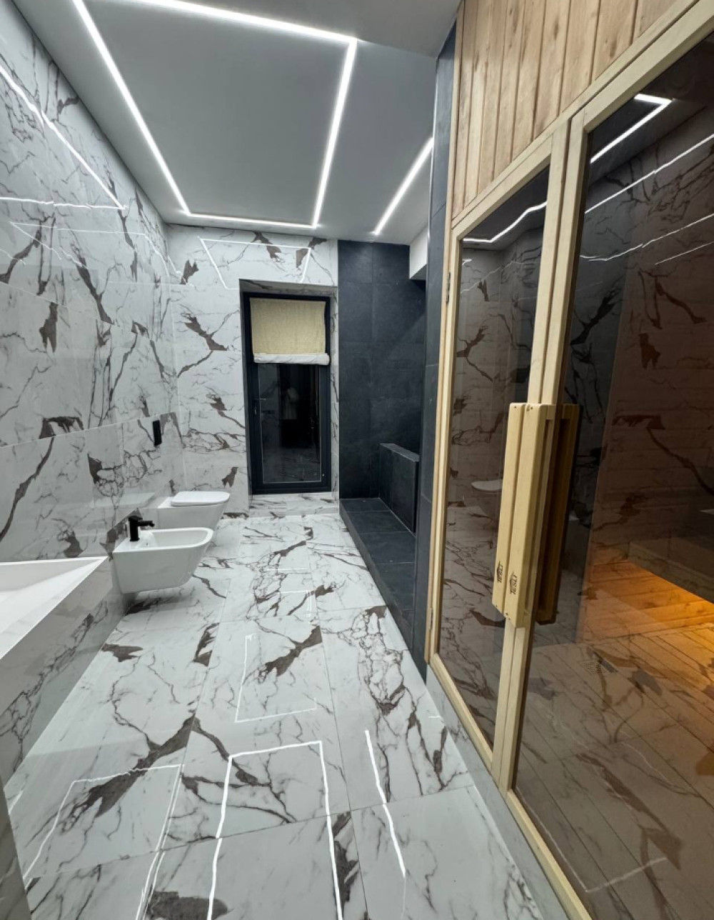 Дом на ул. Средняя, 625 м², 540 000$ — FAKTOR