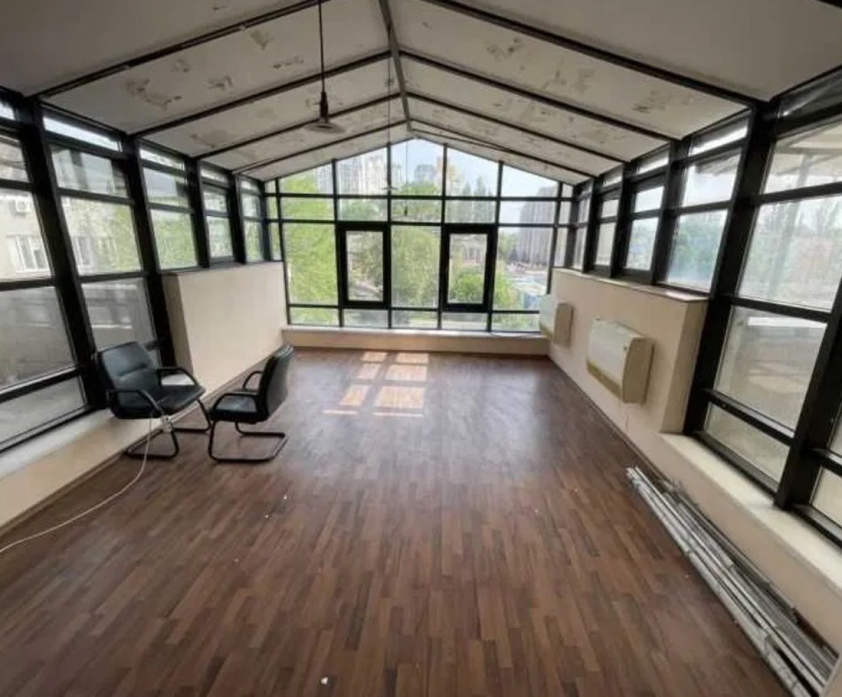 Коммерческая недвижимость на ул. Гагарина проспект, 1250 м², 1 800 000$ — FAKTOR