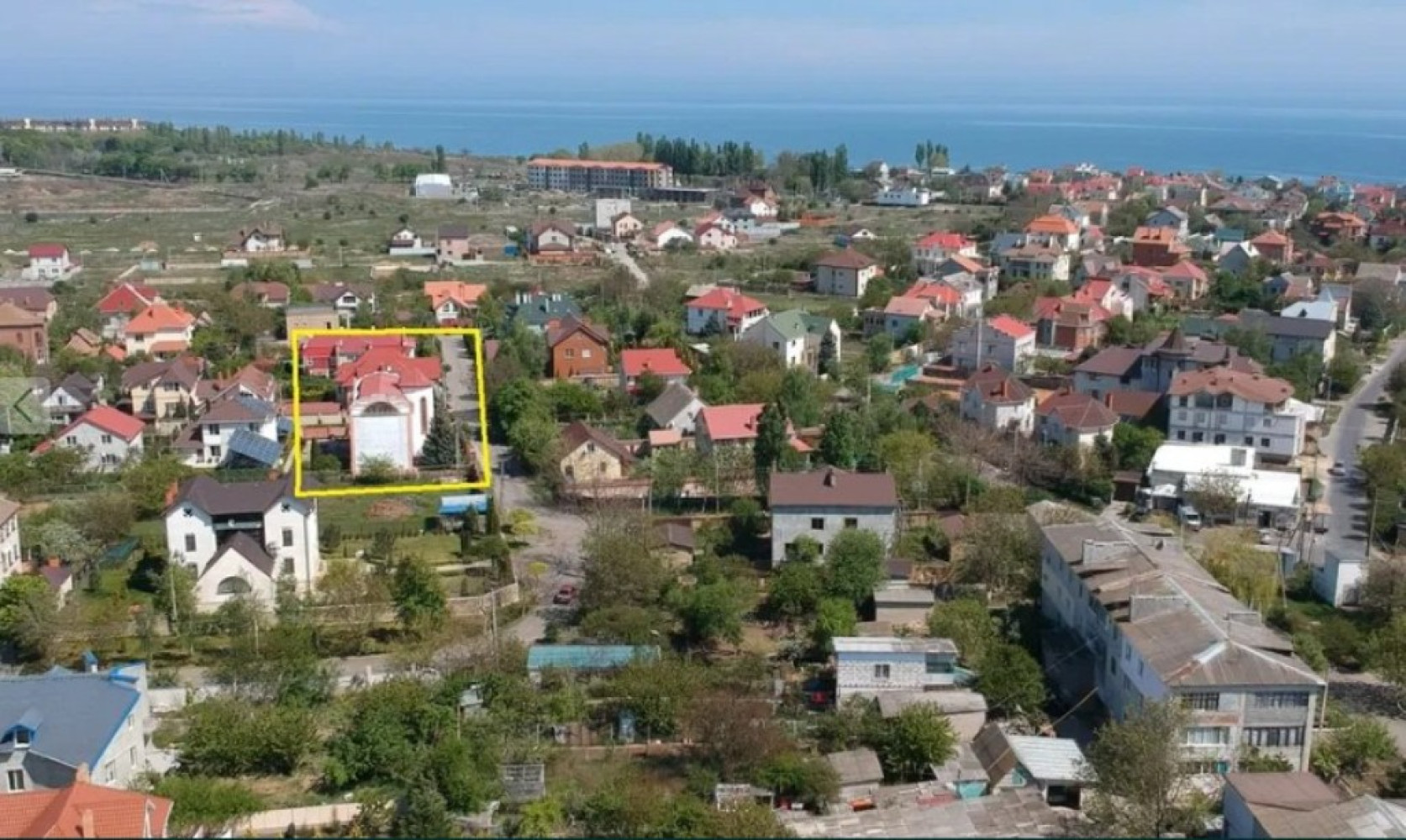 Дом на ул. Каштановая, 480 м², 150 000$ — FAKTOR