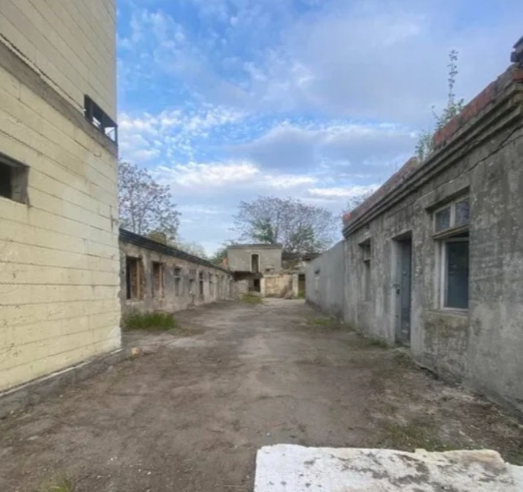 Коммерческая недвижимость на ул. Атамана Головатого, 900 м², 300 000$ — FAKTOR