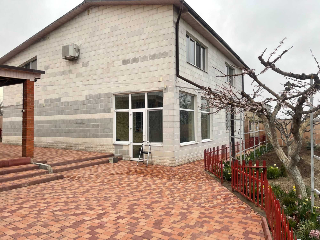 Дом на ул. Луговая, 260 м², 149 000$ — FAKTOR