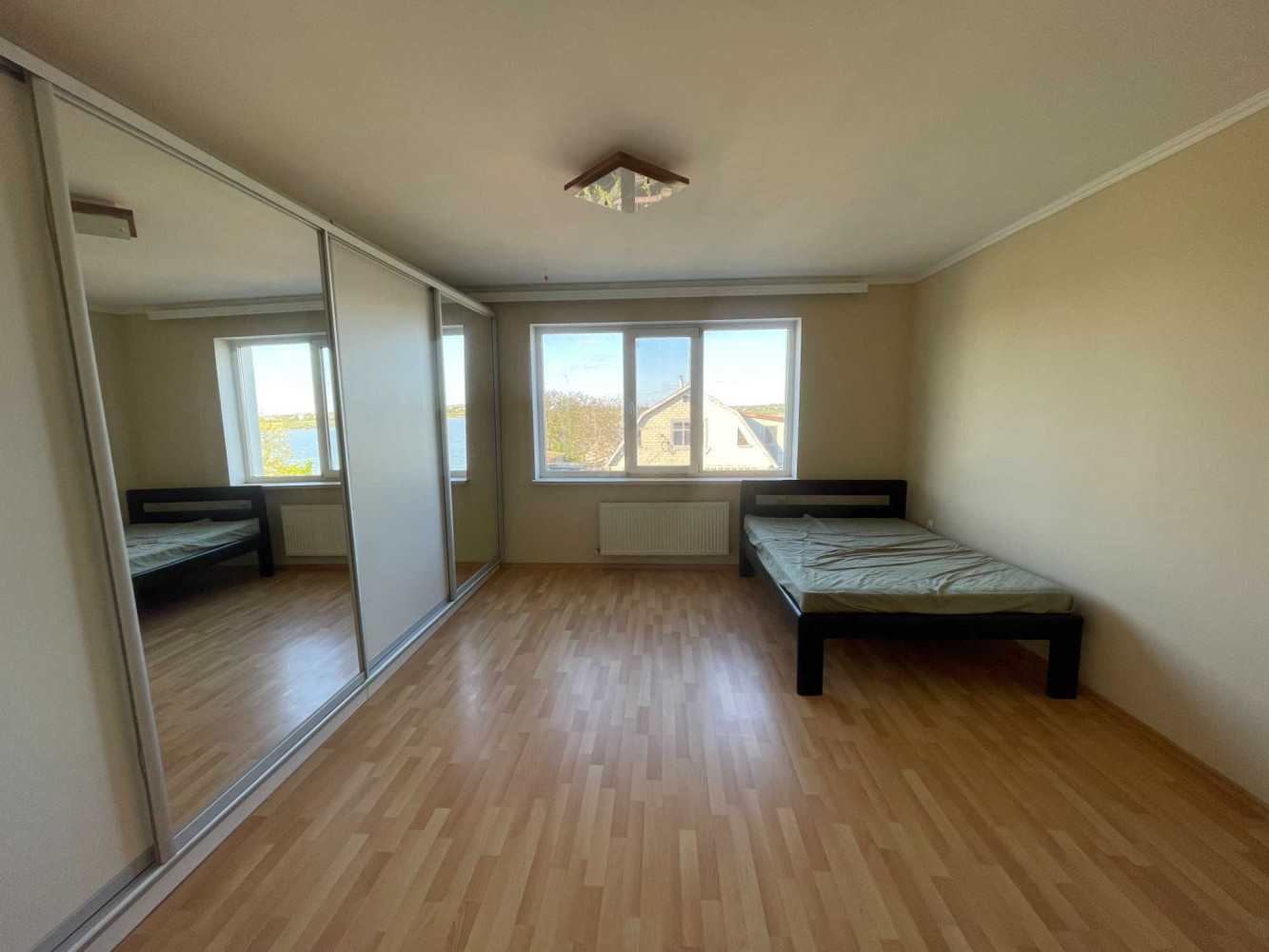 Будинок на вул. Луговая, 260 м², 149 000$ — FAKTOR