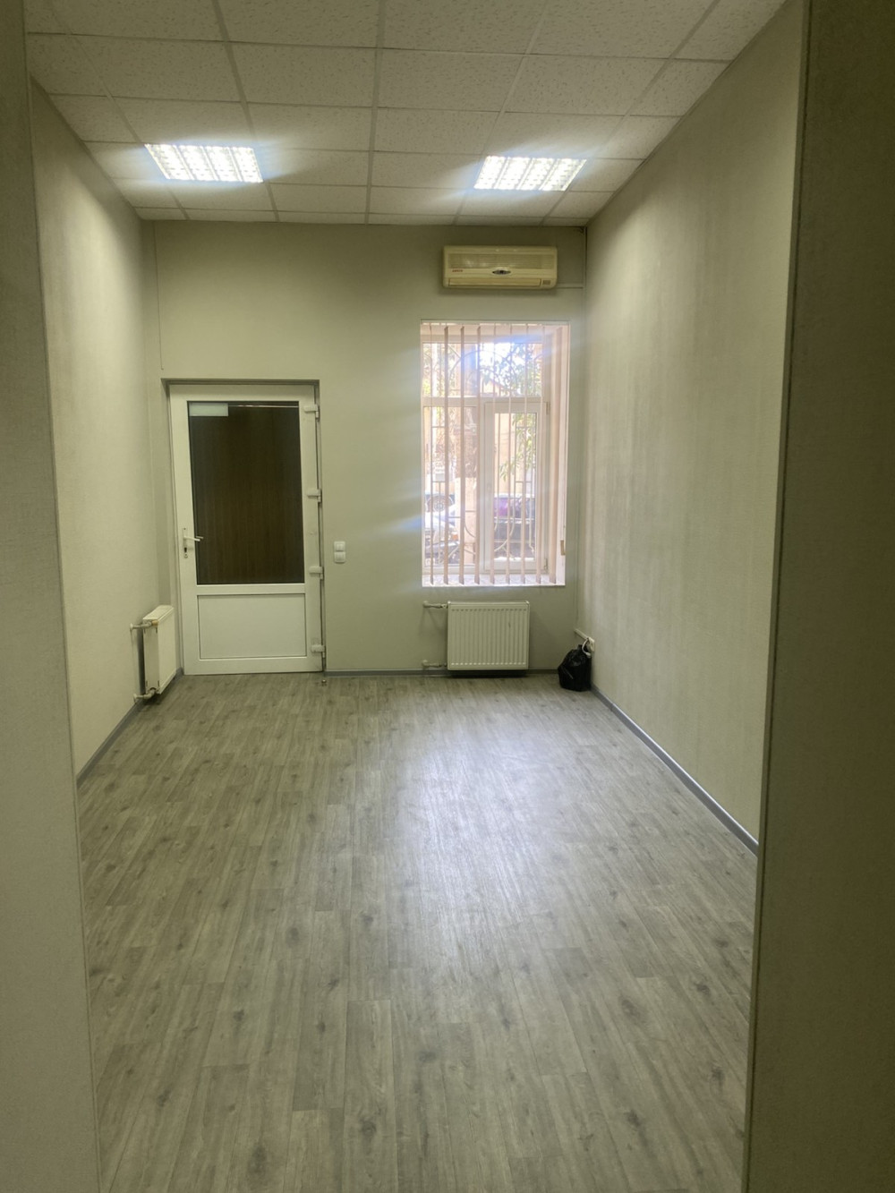 Коммерческая недвижимость на ул. Прохоровская, 35 м², 33 000$ — FAKTOR