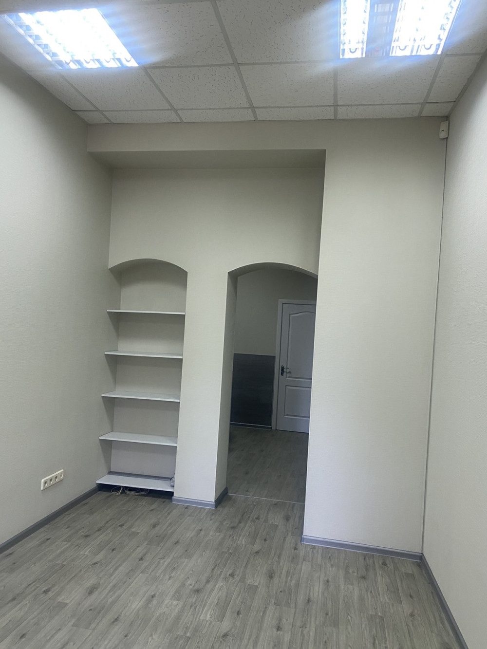 Коммерческая недвижимость на ул. Прохоровская, 35 м², 33 000$ — FAKTOR