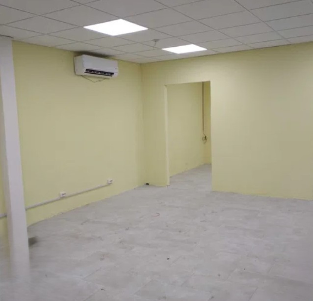 Коммерческая недвижимость на ул. Заболотного Академика, 80 м², 120 000$ — FAKTOR