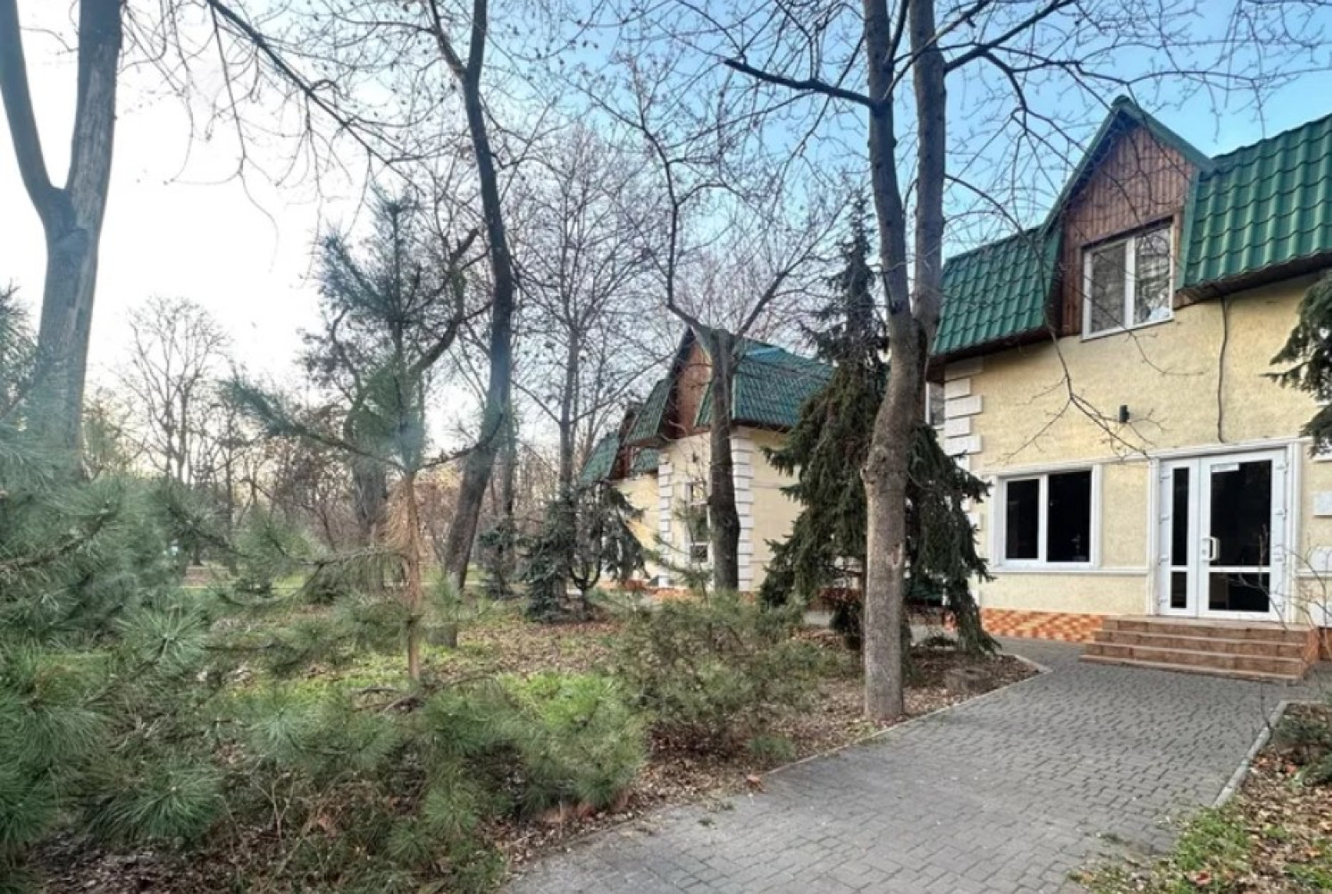 Комерційна нерухомість на вул. Сегедская, 364 м², 270 000$ — FAKTOR