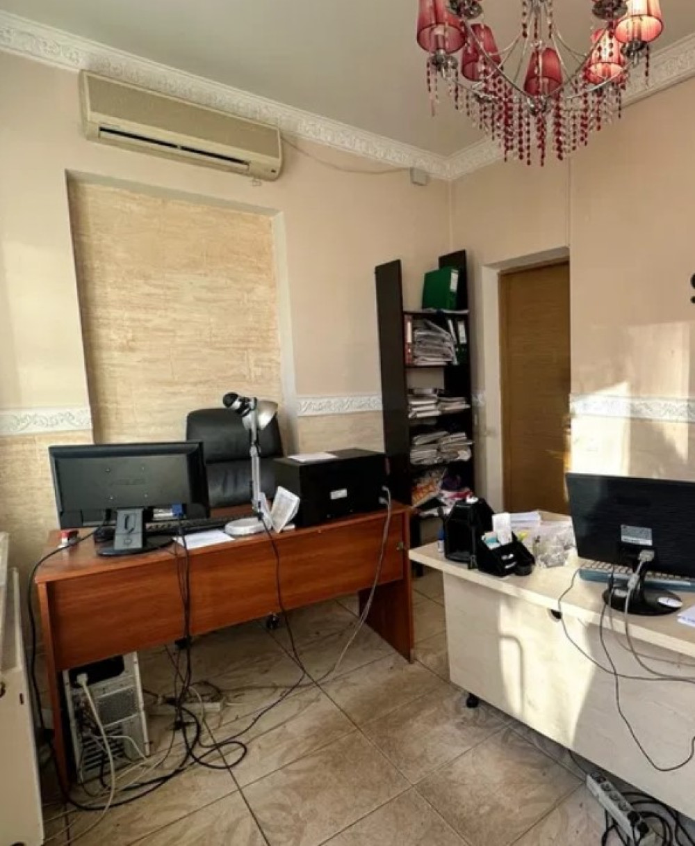 Комерційна нерухомість на вул. Сегедская, 364 м², 270 000$ — FAKTOR