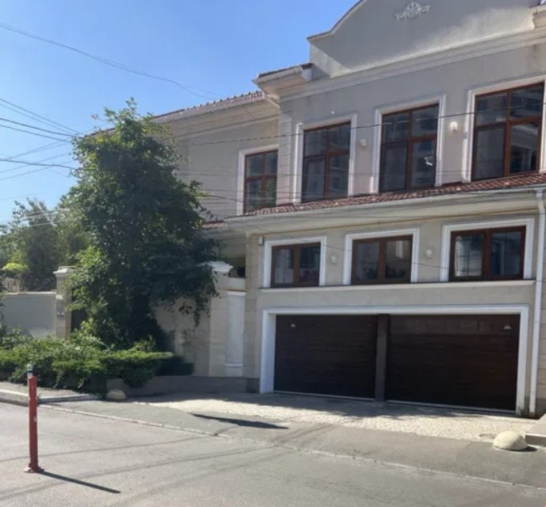 Комерційна нерухомість на вул. Каманина, 350 м², 600 000$ — FAKTOR