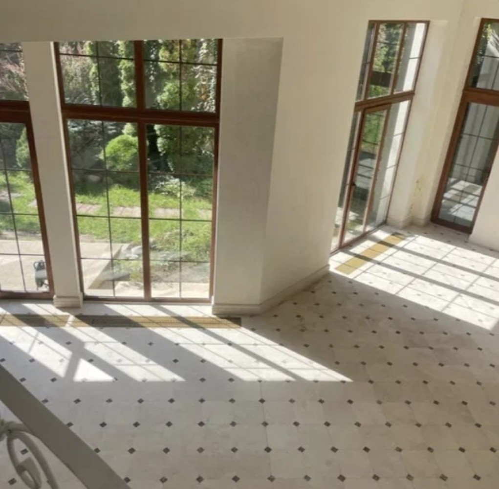 Комерційна нерухомість на вул. Каманина, 350 м², 600 000$ — FAKTOR