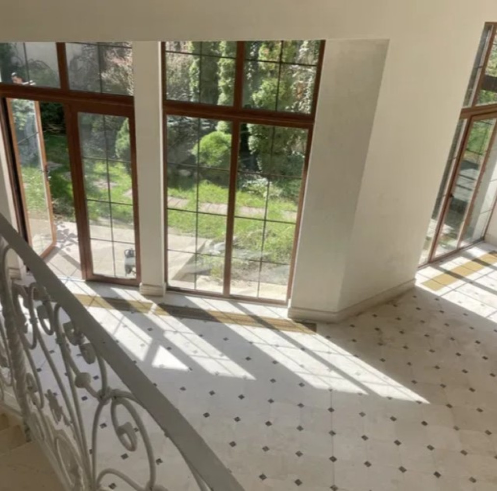 Комерційна нерухомість на вул. Каманина, 350 м², 600 000$ — FAKTOR