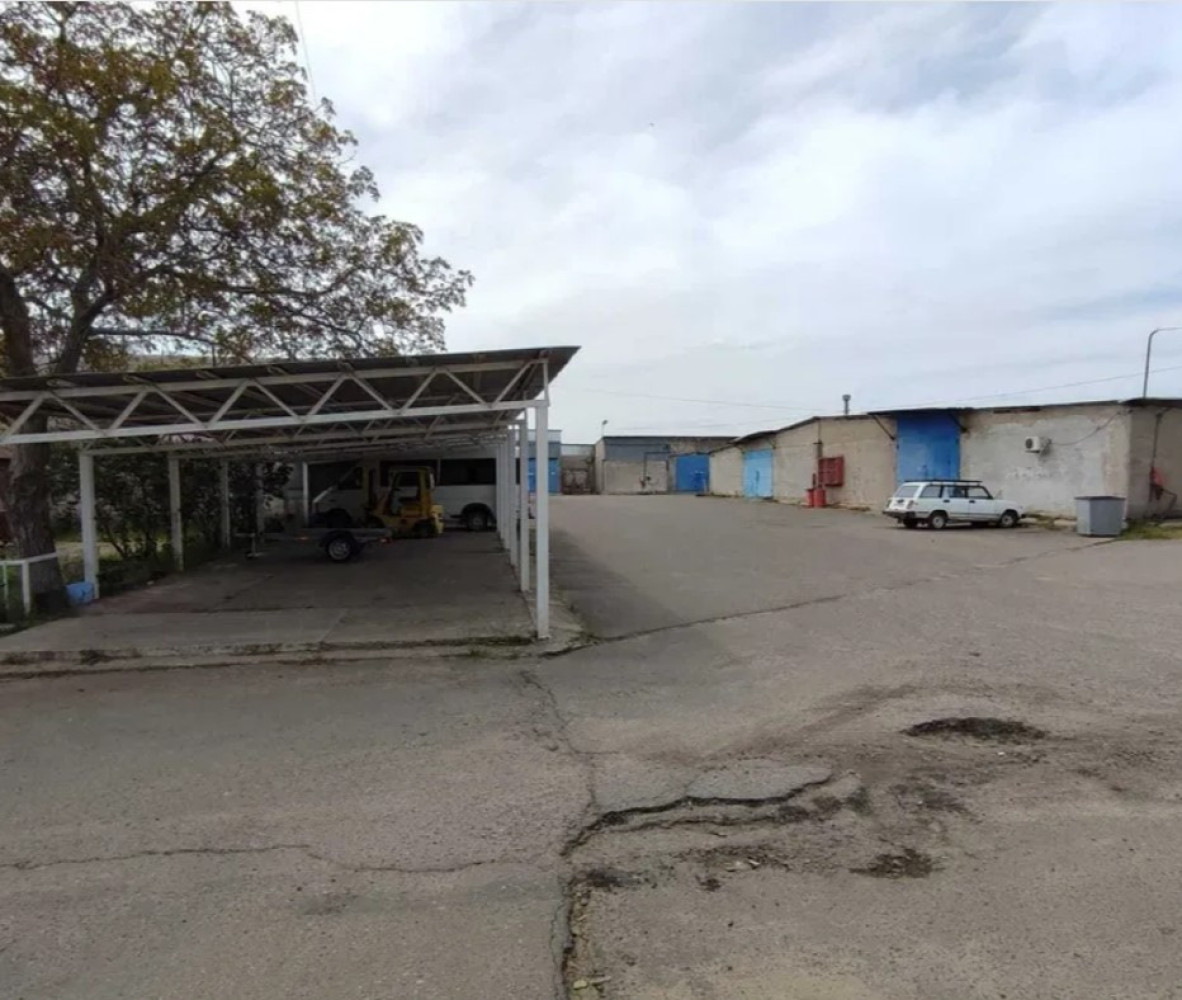 Комерційна нерухомість на вул. Базовая, 5674 м², 750 000$ — FAKTOR