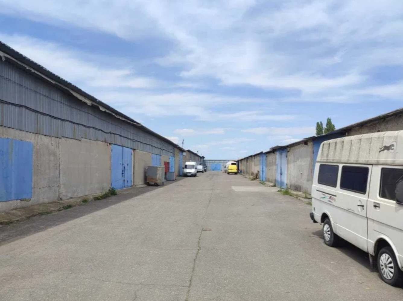 Комерційна нерухомість на вул. Базовая, 5674 м², 750 000$ — FAKTOR