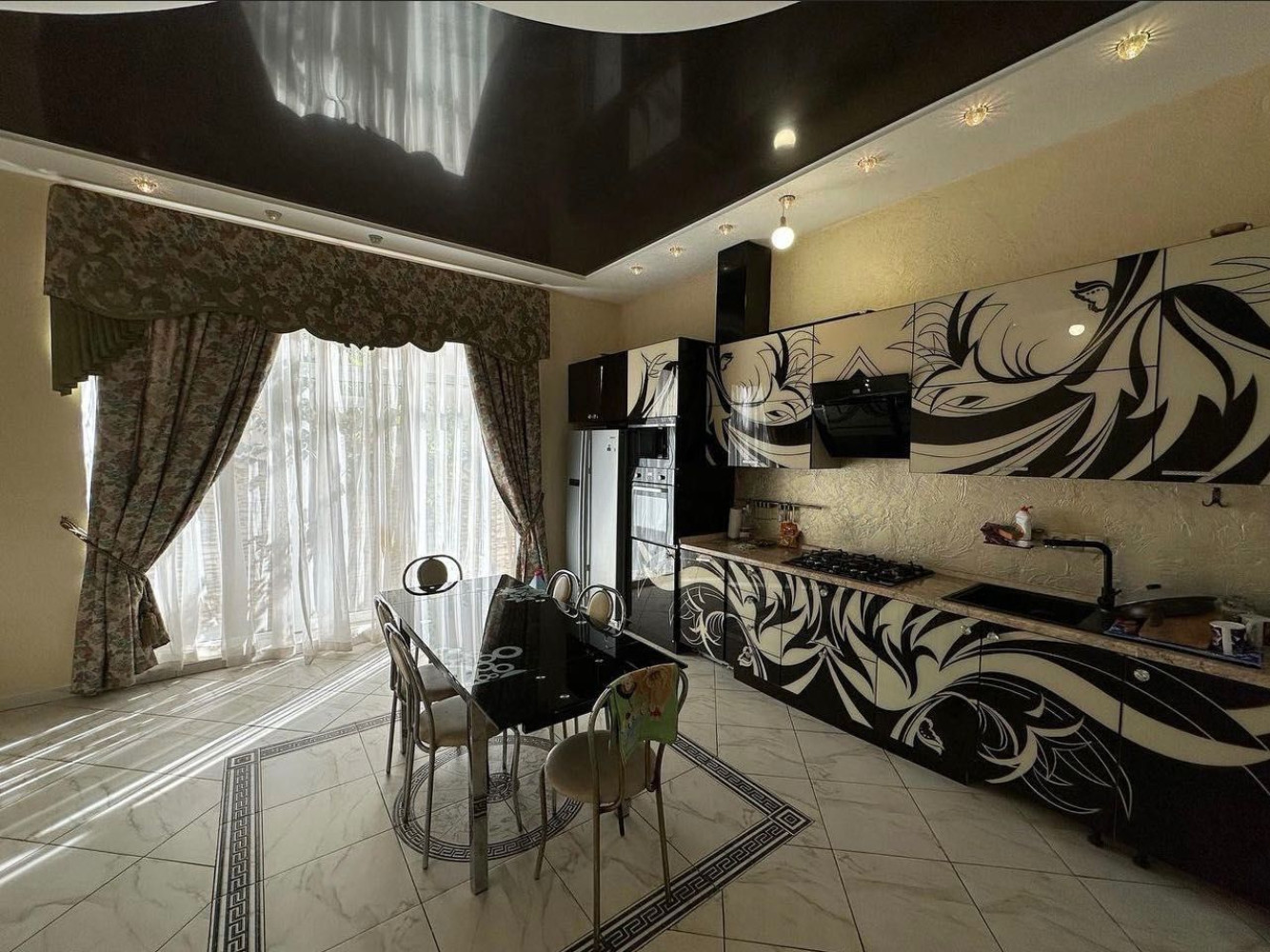Будинок на вул. Светлая (Царское село), 300 м², 310 000$ — FAKTOR