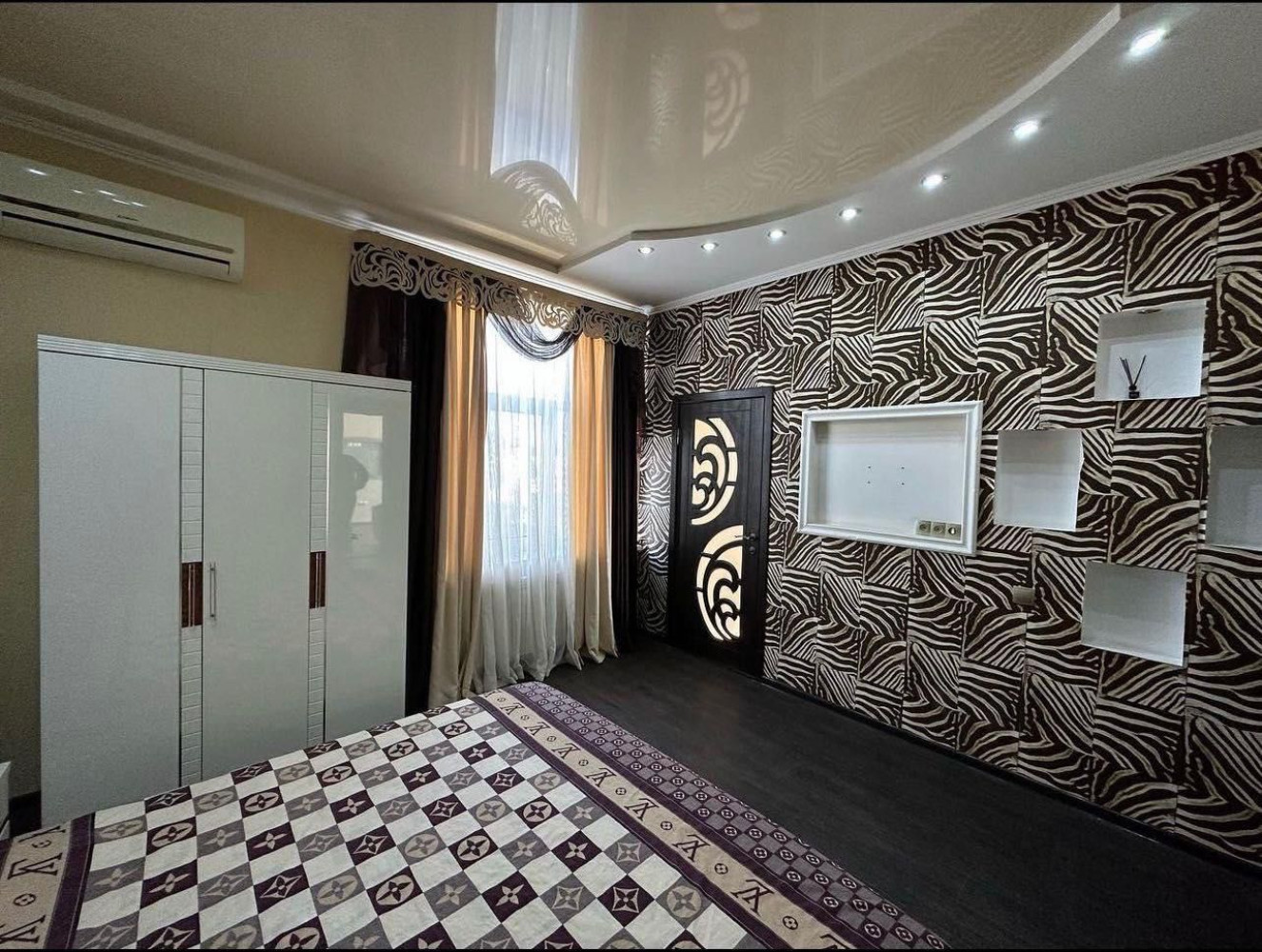 Будинок на вул. Светлая (Царское село), 300 м², 310 000$ — FAKTOR