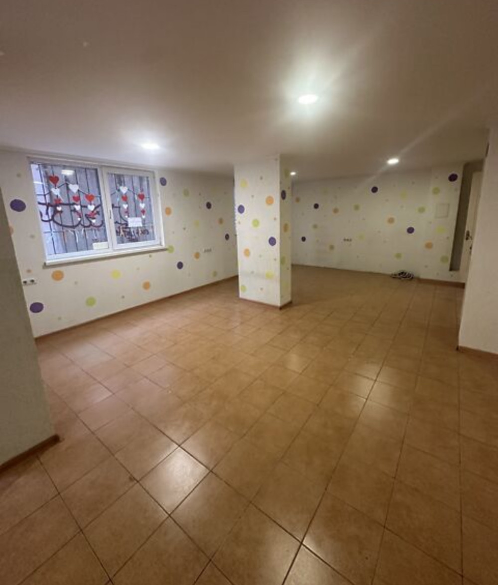 Комерційна нерухомість на вул. Массив Радужный, 58 м², 39 000$ — FAKTOR