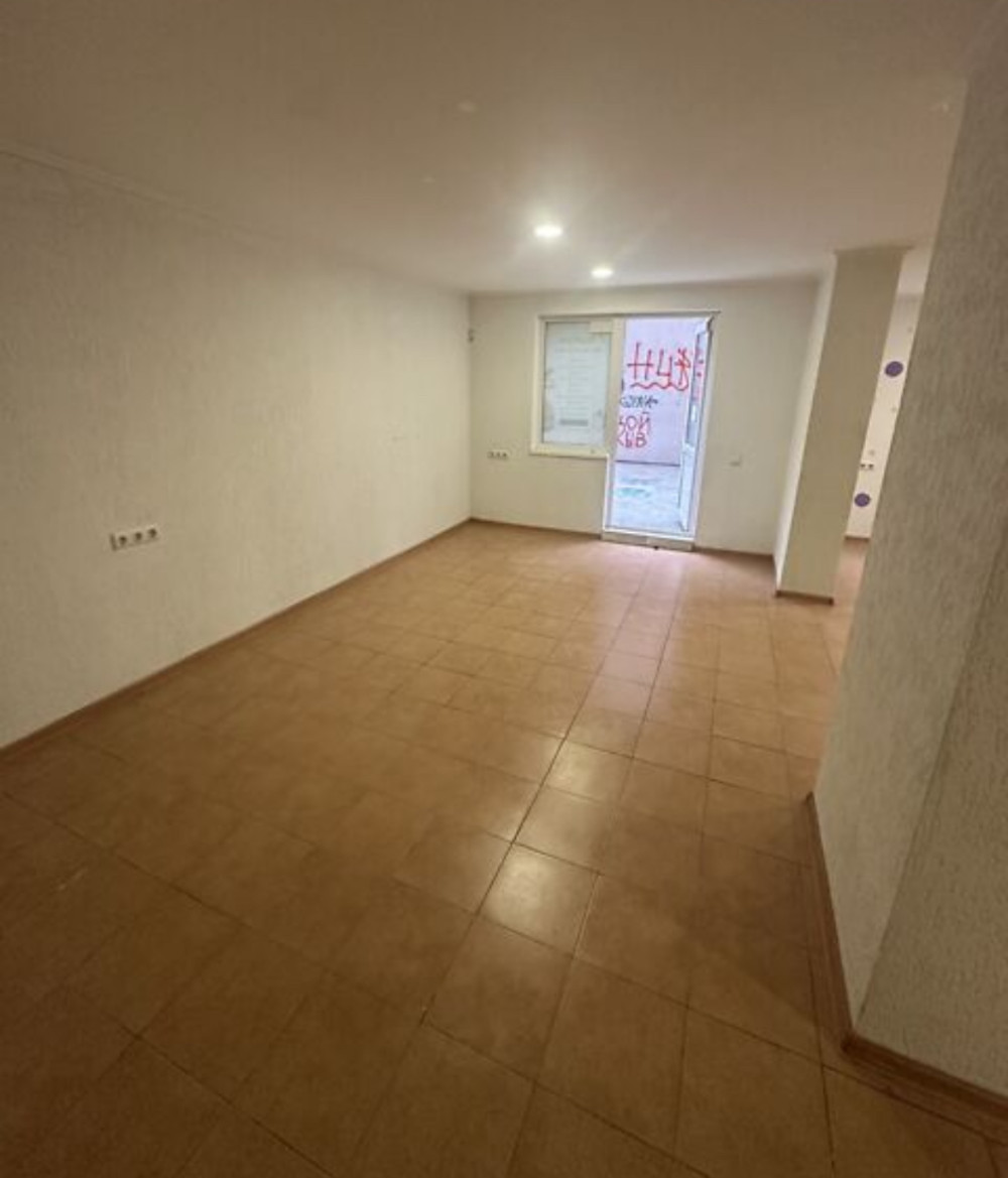 Комерційна нерухомість на вул. Массив Радужный, 58 м², 39 000$ — FAKTOR