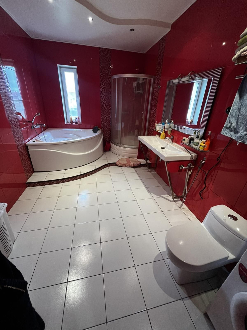 Будинок на вул. Калиновая, 383 м², 300 000$ — FAKTOR