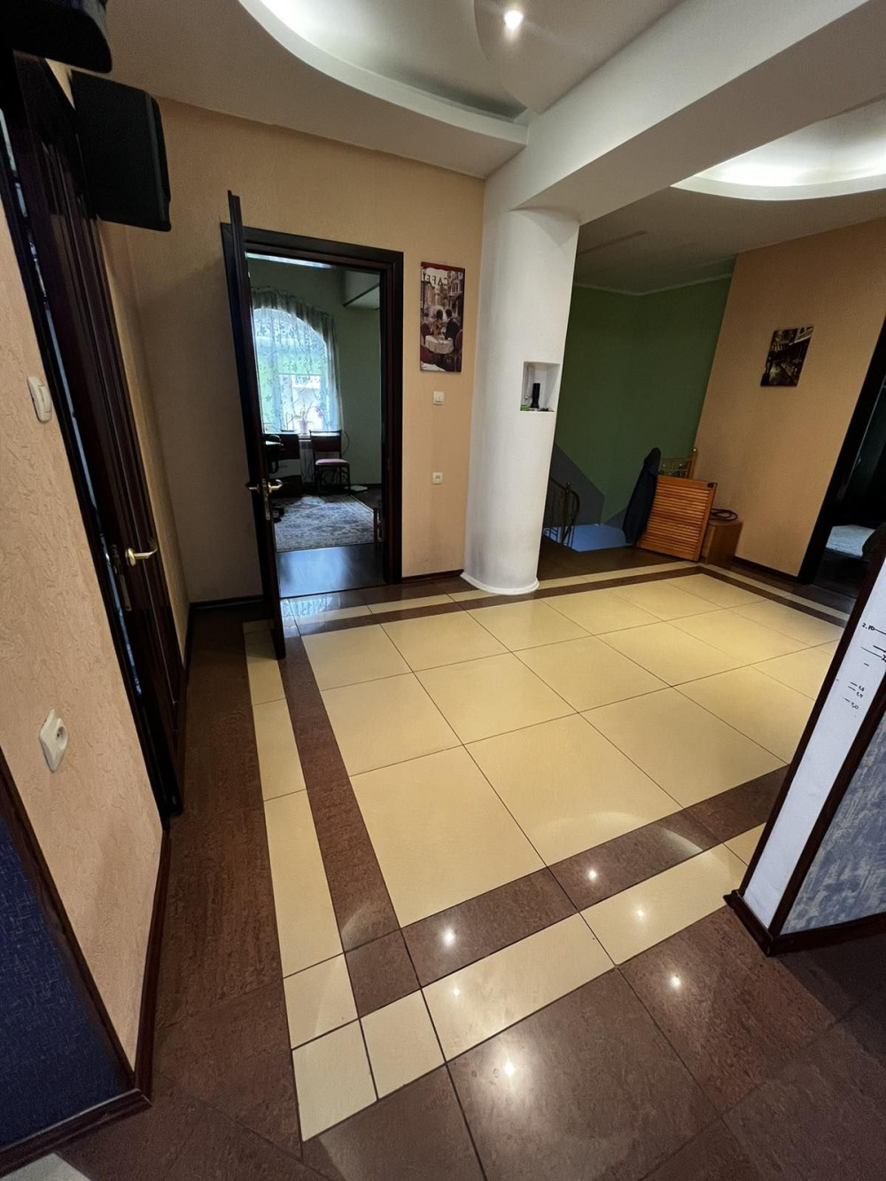 Будинок на вул. Калиновая, 383 м², 300 000$ — FAKTOR