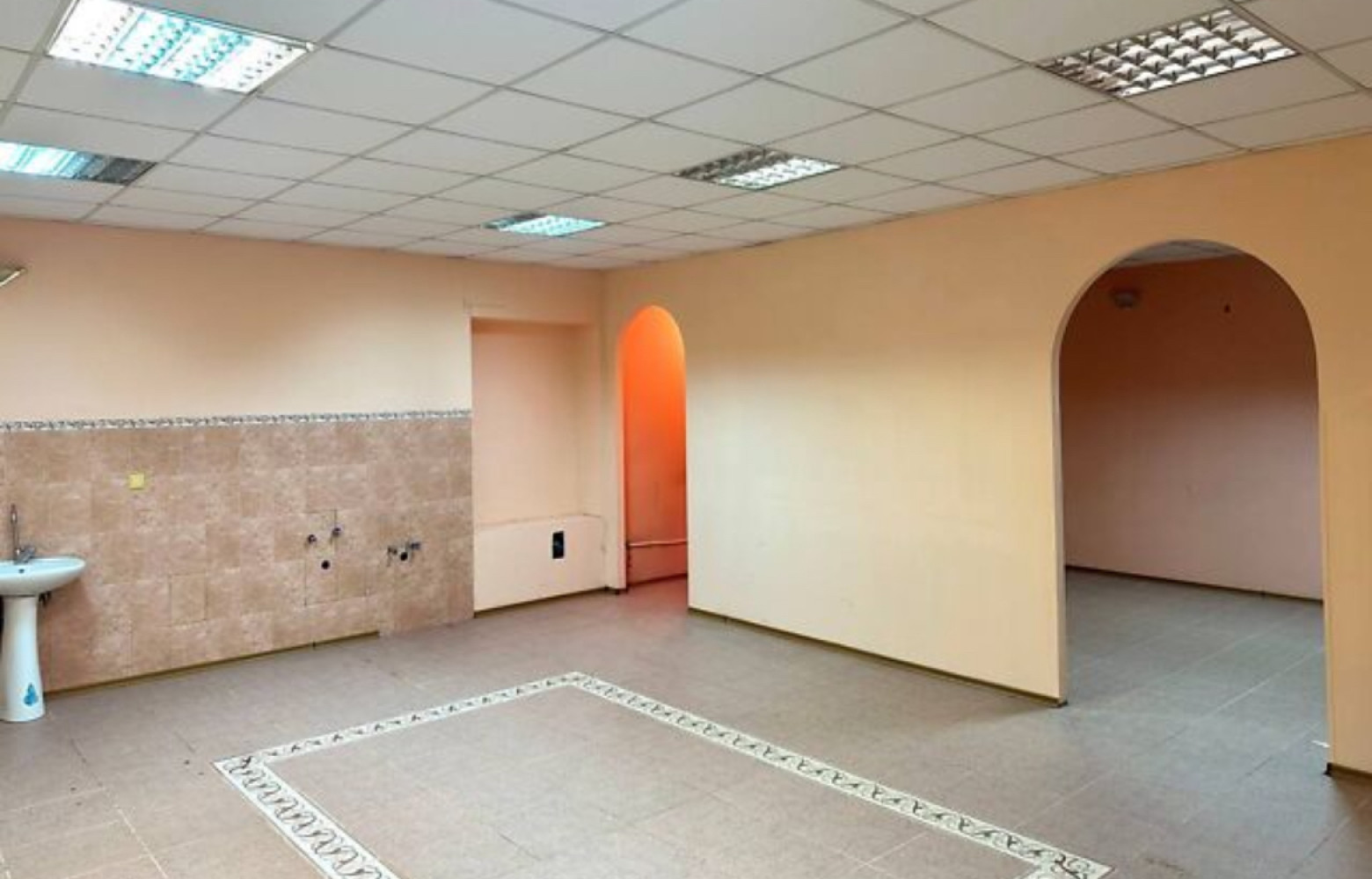 Комерційна нерухомість на вул. Композитора Нищинского, 55 м², 37 500$ — FAKTOR