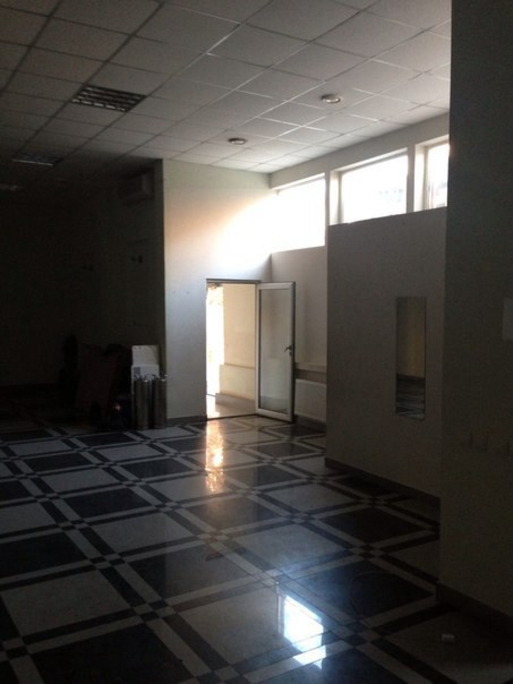 Комерційна нерухомість на вул. Владислава Бувалкина, 170 м², 210 000$ — FAKTOR