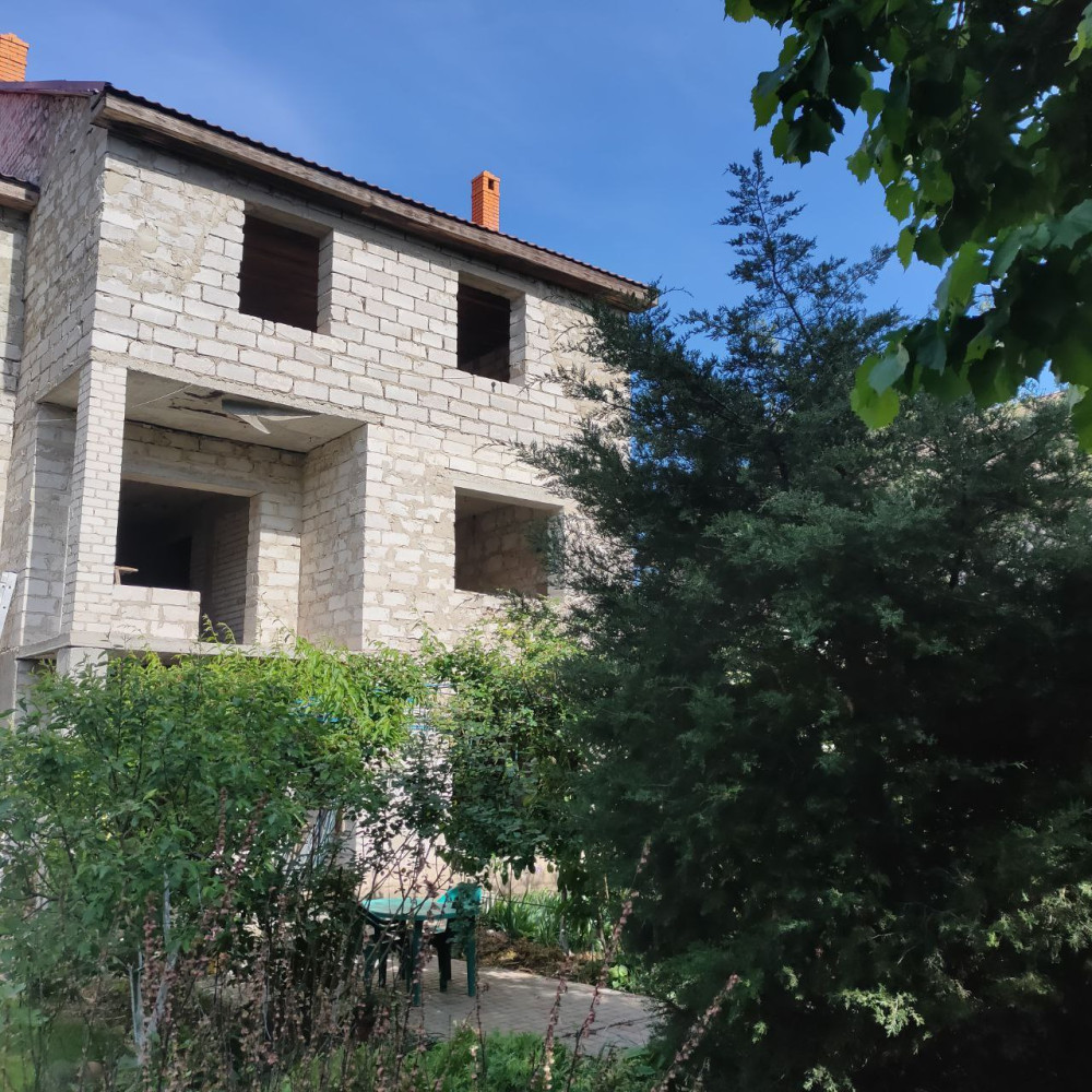 Дом на ул. Звездная, 700 м², 610 000$ — FAKTOR