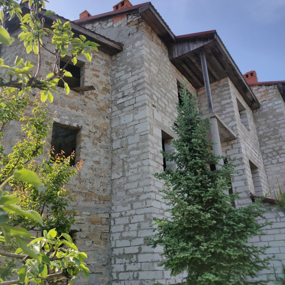 Дом на ул. Звездная, 700 м², 610 000$ — FAKTOR