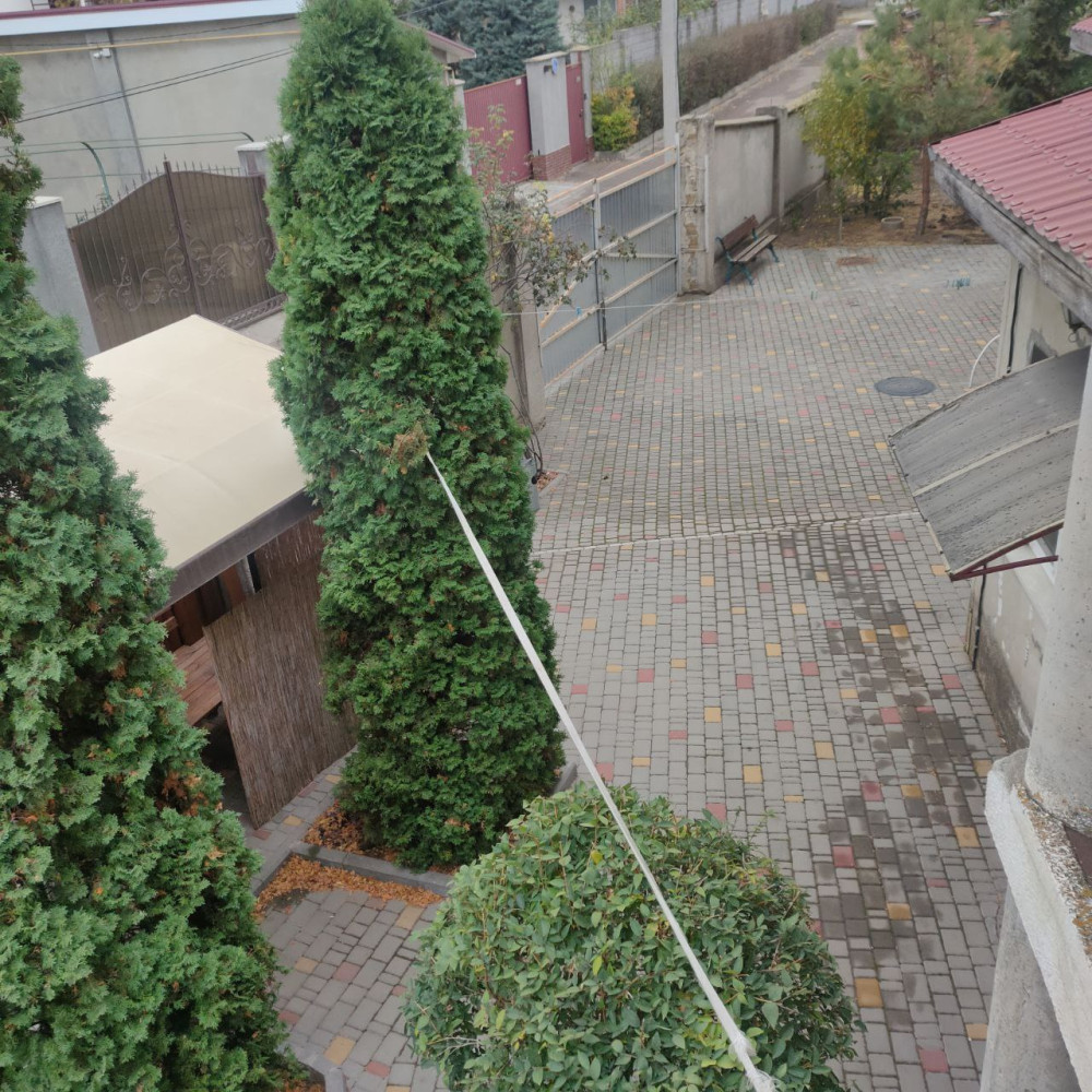 Дом на ул. Звездная, 700 м², 610 000$ — FAKTOR