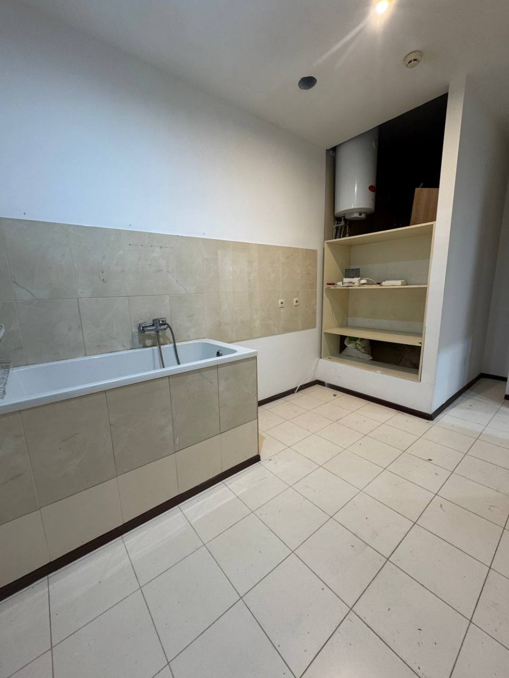 Комерційна нерухомість на вул. Массив Радужный, 98 м², 120 000$ — FAKTOR