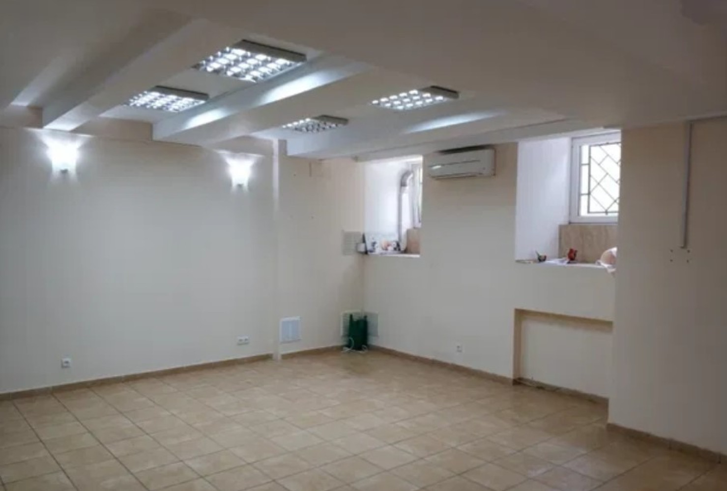 Комерційна нерухомість на вул. Успенская, 86 м², 77 000$ — FAKTOR