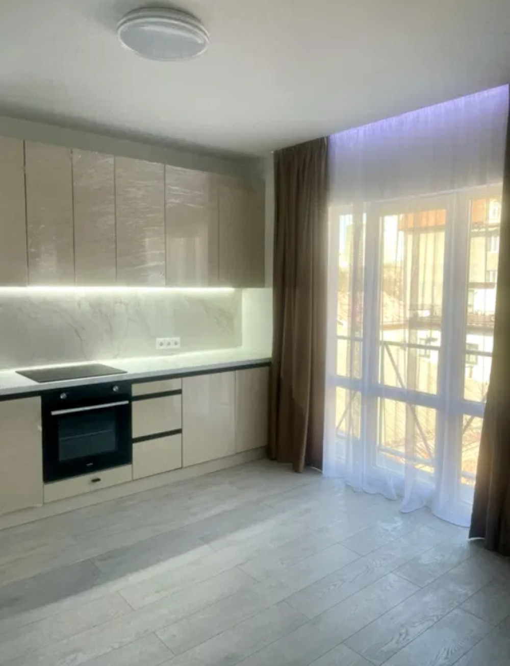 Комерційна нерухомість на вул. Тенистая, 282 м², 680 000$ — FAKTOR