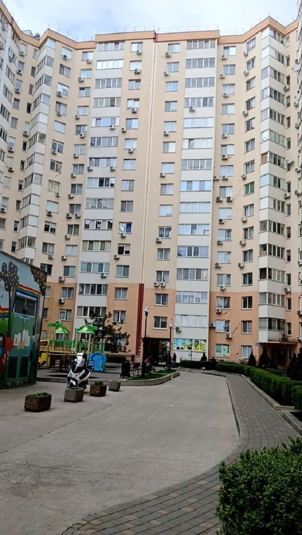 Комерційна нерухомість на вул. Массив Радужный, 35 м², 30 000$ — FAKTOR