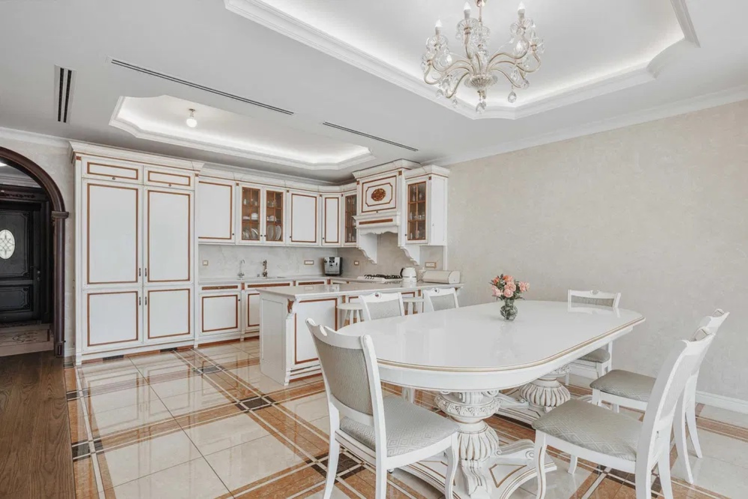 Дом на ул. Новобереговая, 375 м², 1 300 000$ — FAKTOR