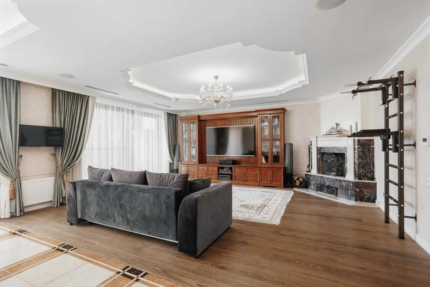 Дом на ул. Новобереговая, 375 м², 1 300 000$ — FAKTOR