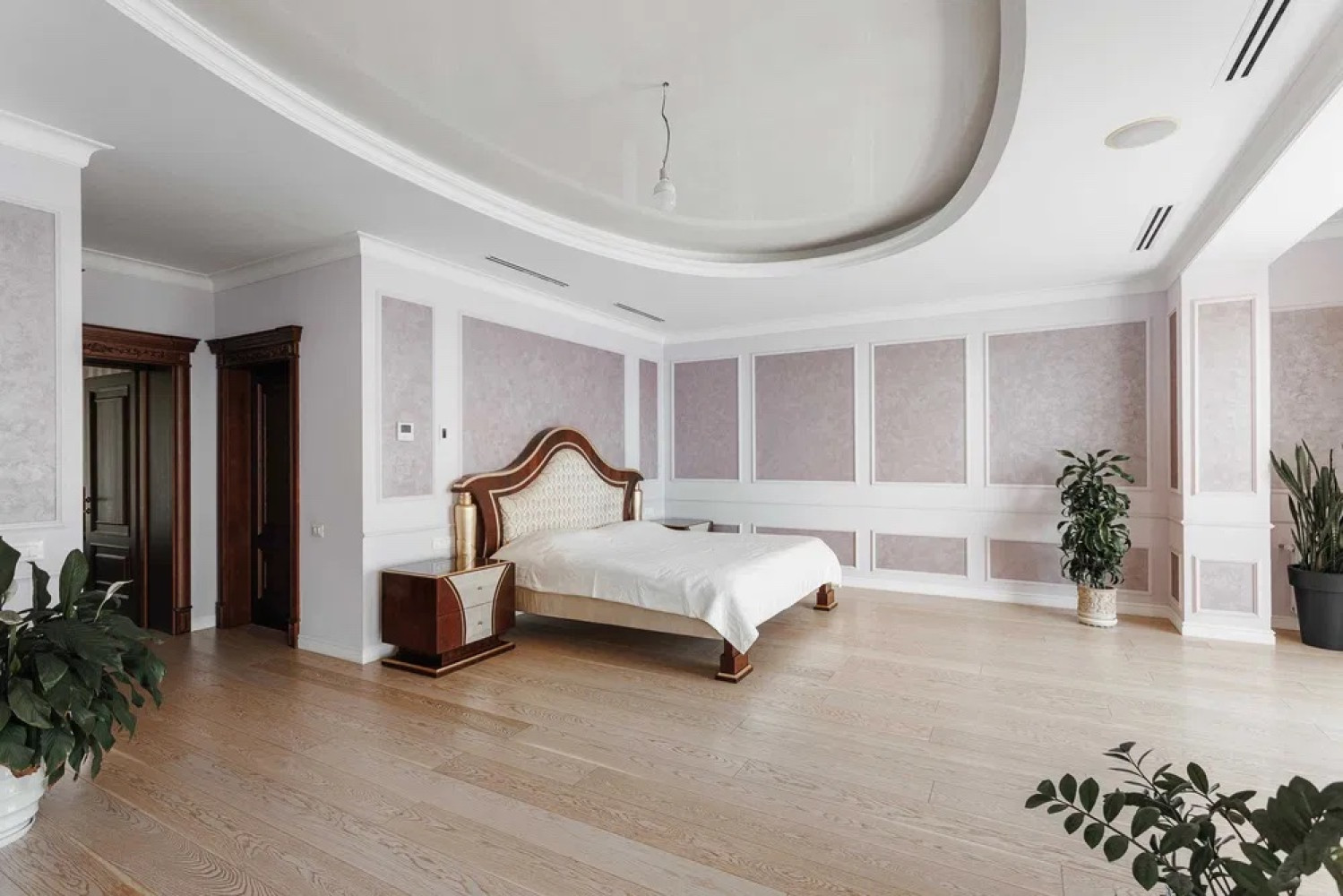 Дом на ул. Новобереговая, 375 м², 1 300 000$ — FAKTOR
