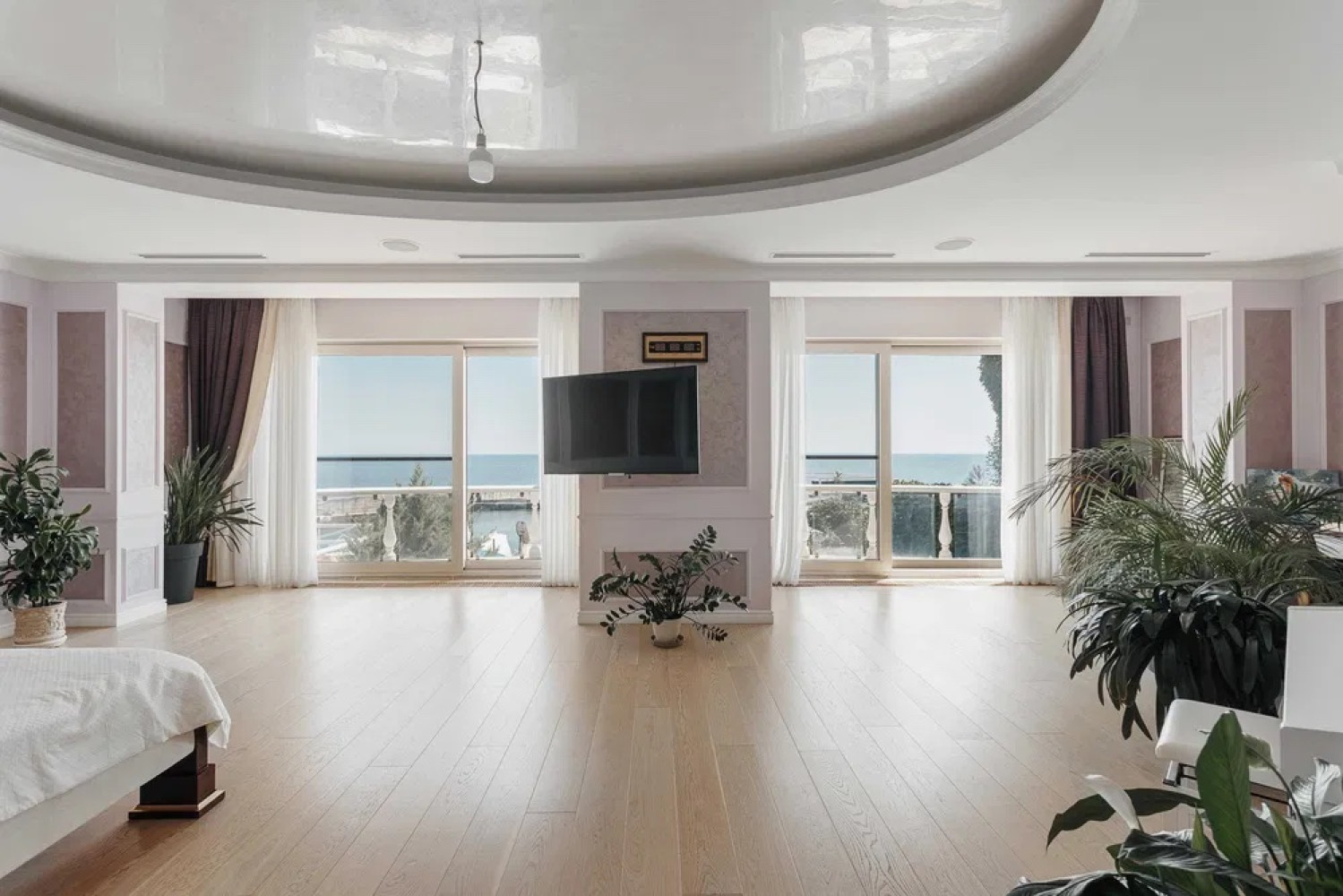 Дом на ул. Новобереговая, 375 м², 1 300 000$ — FAKTOR