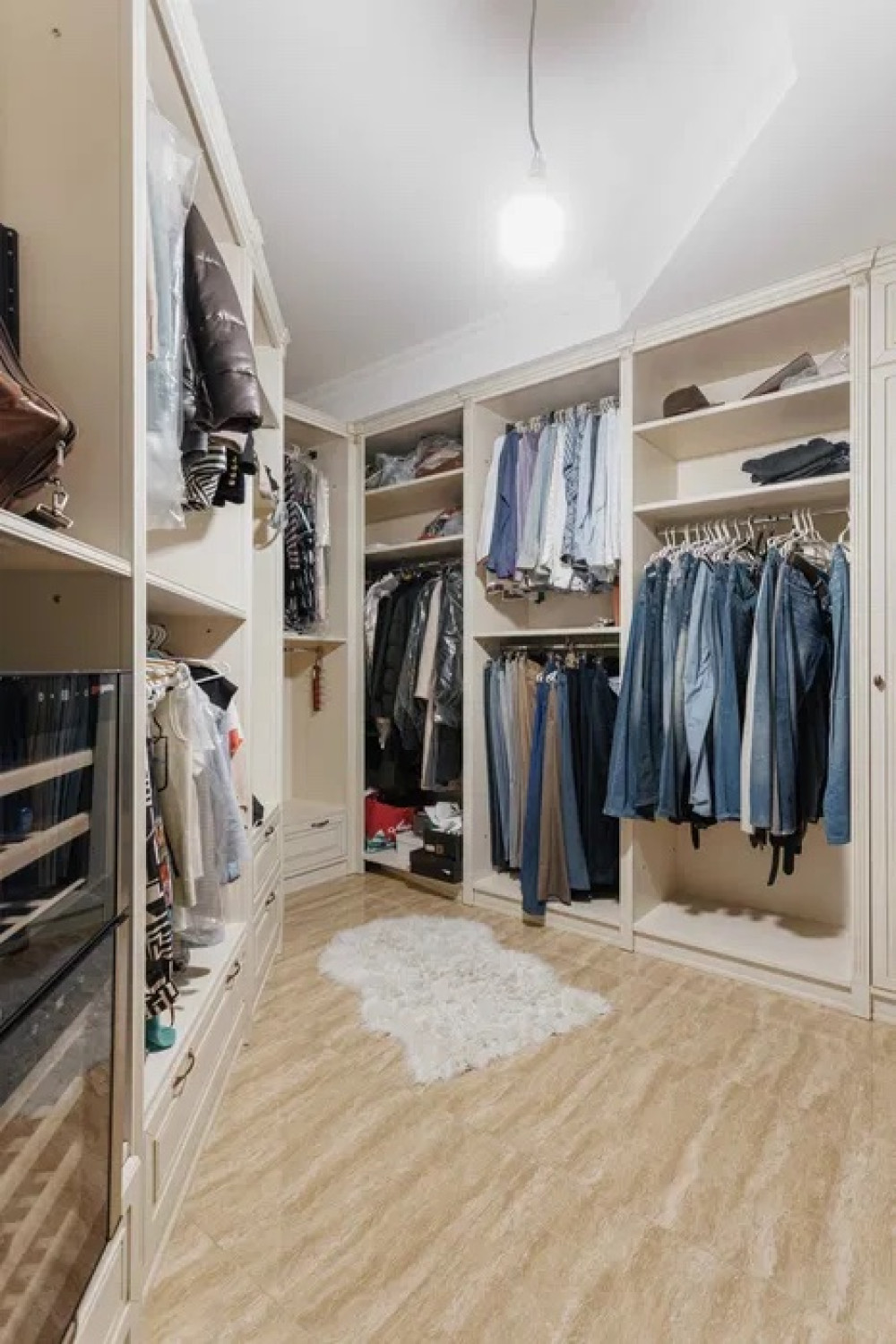 Дом на ул. Новобереговая, 375 м², 1 300 000$ — FAKTOR