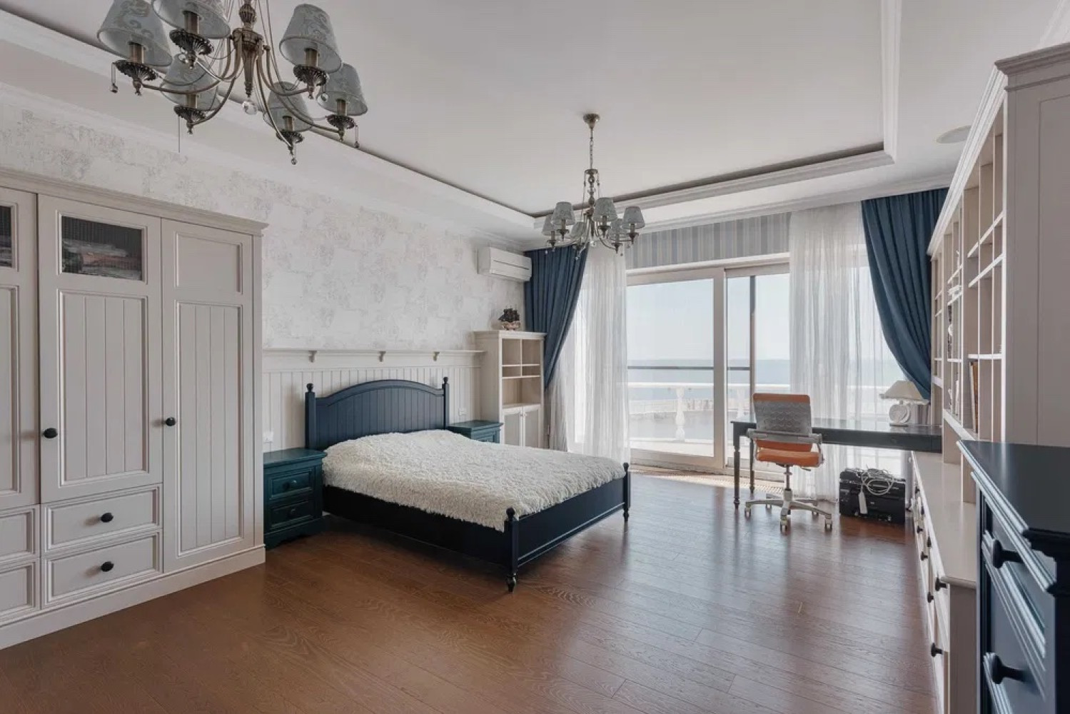 Дом на ул. Новобереговая, 375 м², 1 300 000$ — FAKTOR