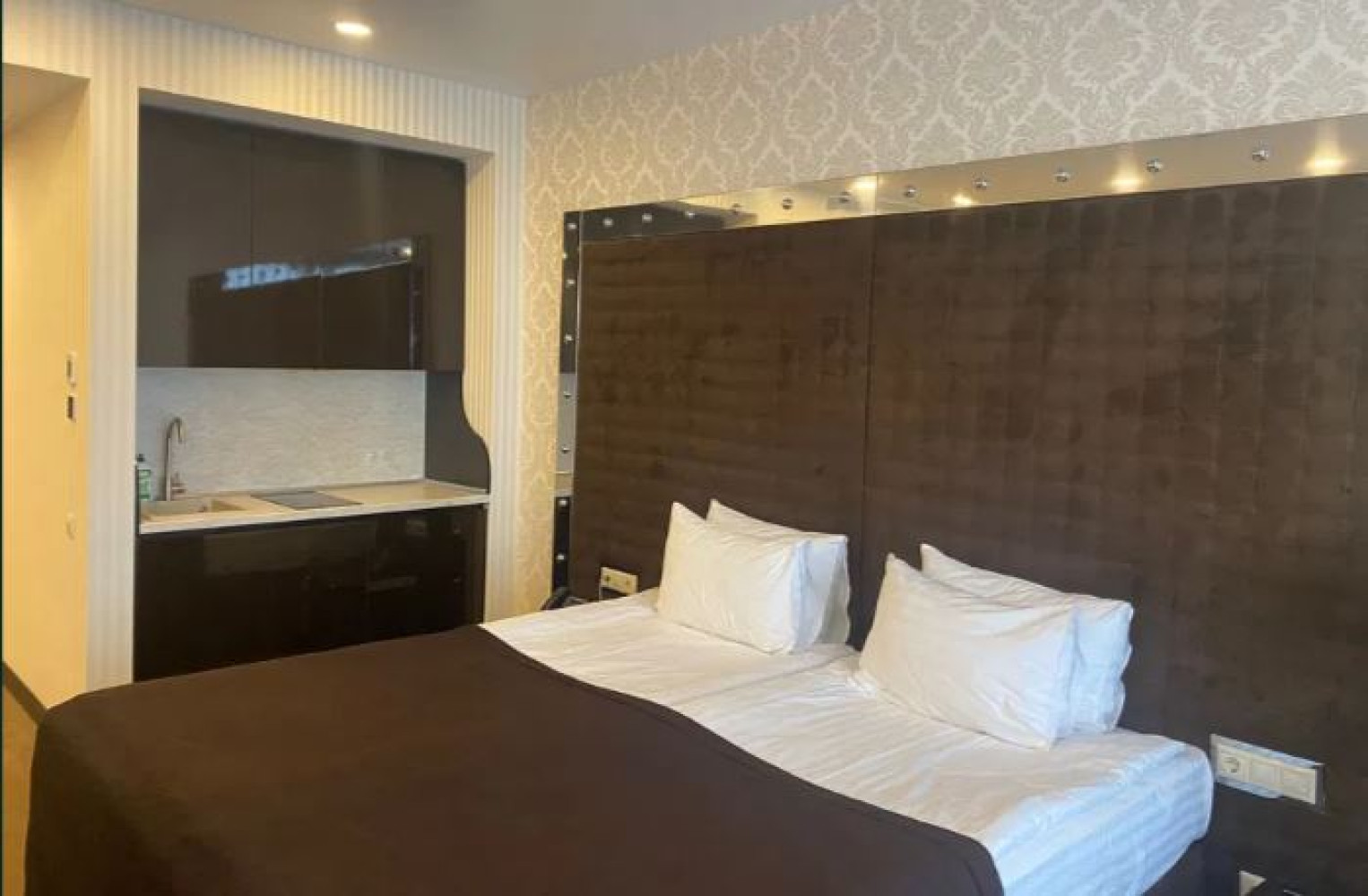 Комерційна нерухомість на вул. Бернардацци, 40 м², 145 000$ — FAKTOR
