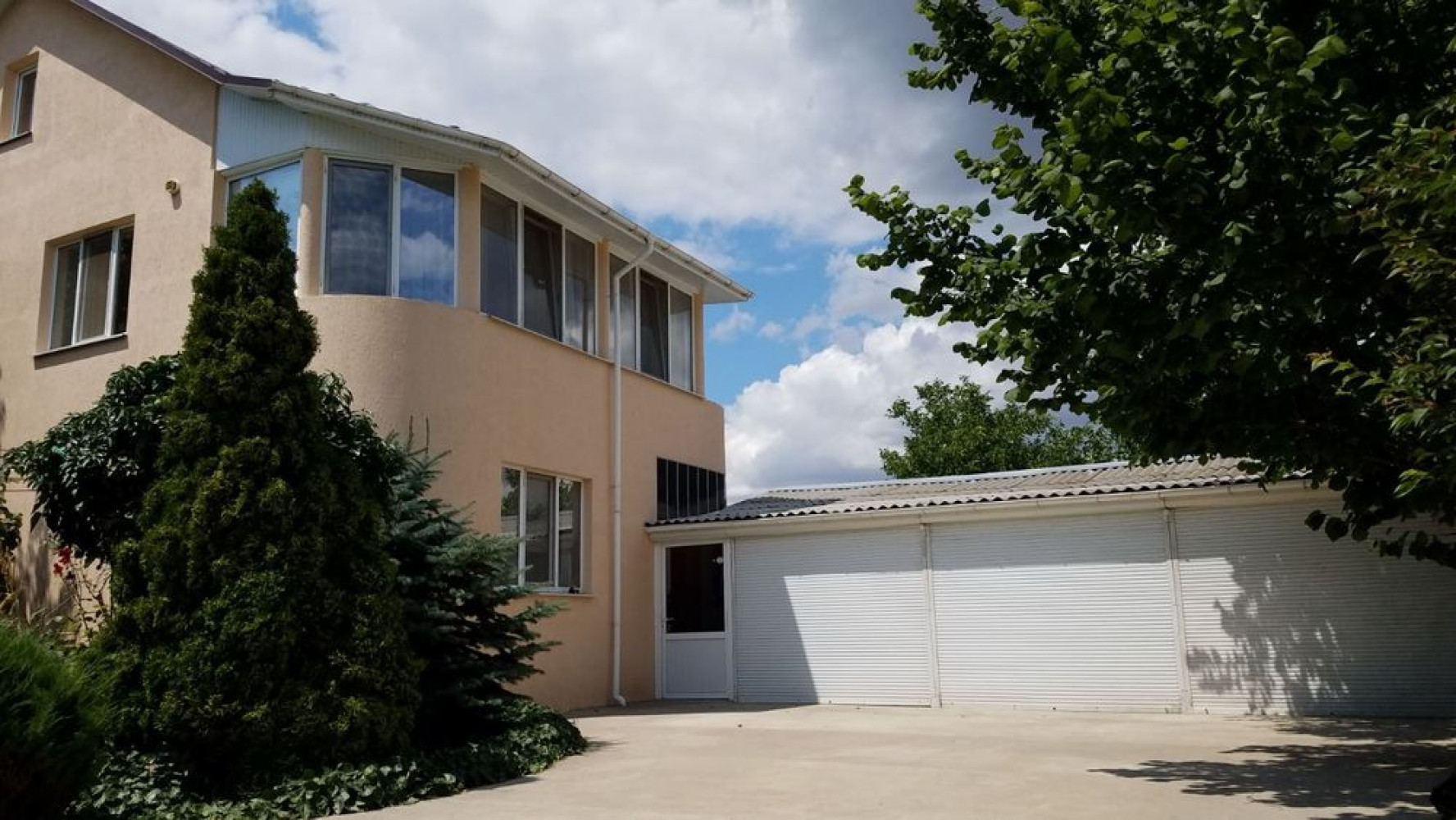 Будинок на вул. Высоцкого проспект, 240 м², 135 000$ — FAKTOR