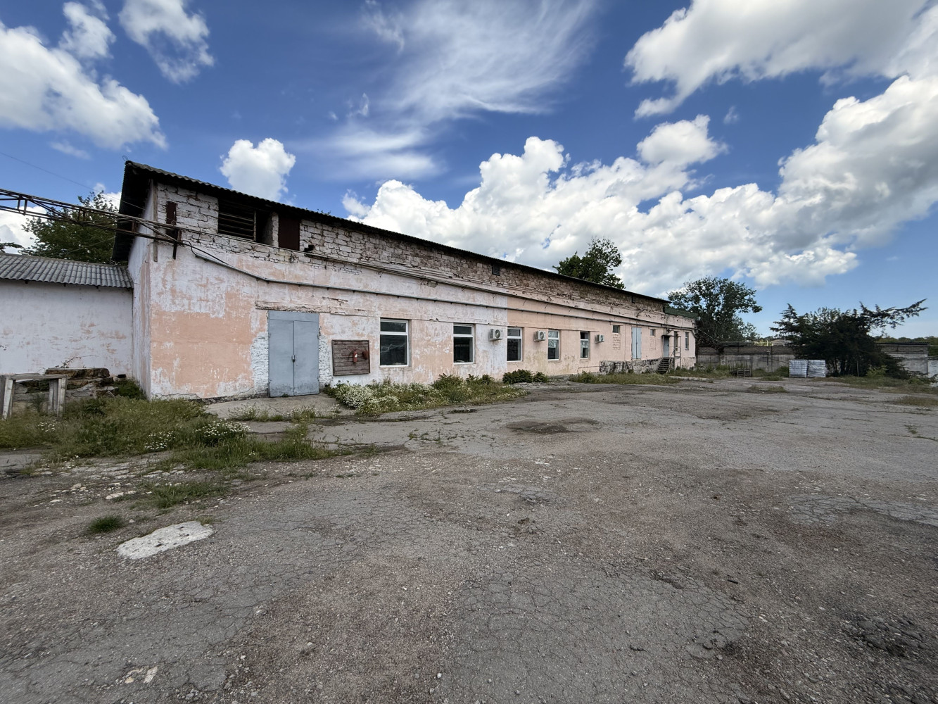 Комерційна нерухомість на вул. Центральная, 10700 м², 1 500 000$ — FAKTOR