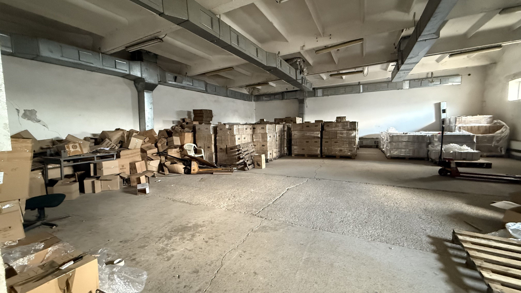 Комерційна нерухомість на вул. Центральная, 10700 м², 1 500 000$ — FAKTOR