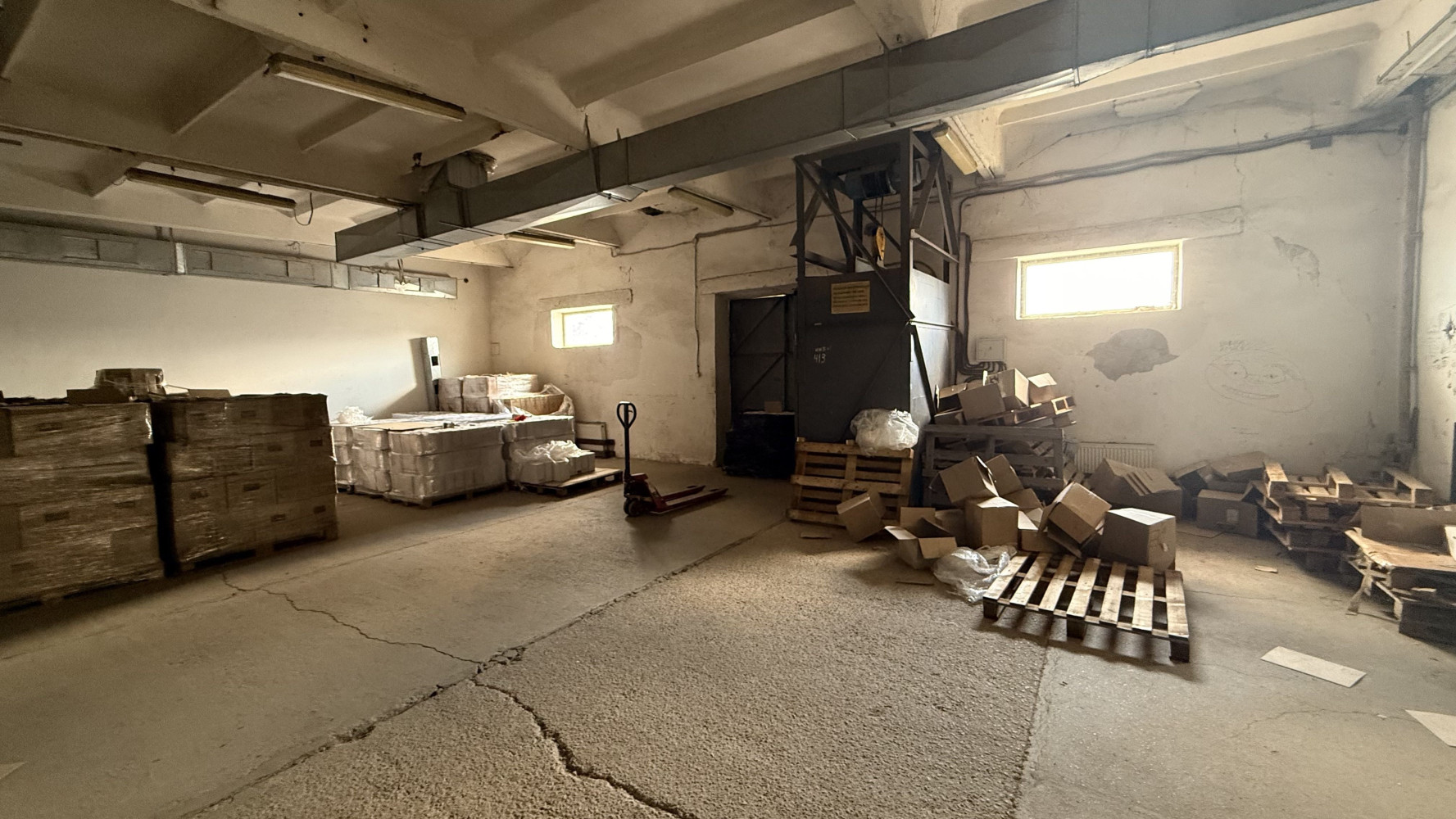 Комерційна нерухомість на вул. Центральная, 10700 м², 1 500 000$ — FAKTOR