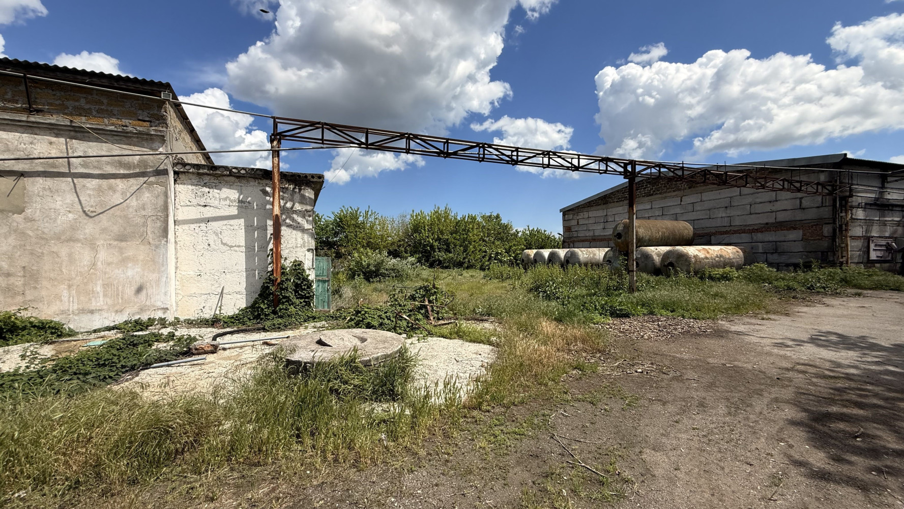Комерційна нерухомість на вул. Центральная, 10700 м², 1 500 000$ — FAKTOR